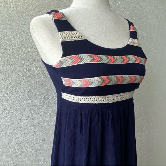 Paper Doll Tribal Stripes High Front Back Low Sides - Picture 3 of 9